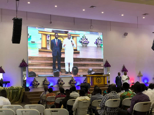 Placa alugado interna P3.91 do diodo emissor de luz da tela da igreja com armário de alumínio
