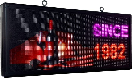 O diodo emissor de luz exterior de alta resolução de P6 RGB Digital assina o Signage programável
