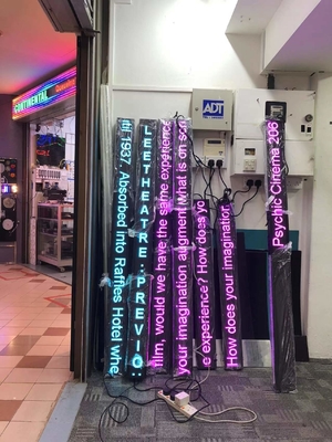 Placa movente feita sob encomenda do sinal do diodo emissor de luz de P3mm RGB com o cambista 16port