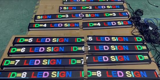Placa movente feita sob encomenda do sinal do diodo emissor de luz de P3mm RGB com o cambista 16port