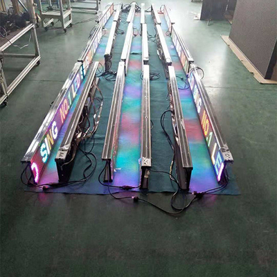 A exposição interna da janela do diodo emissor de luz de P3 RGB assina Semioutdoor para a decoração da loja